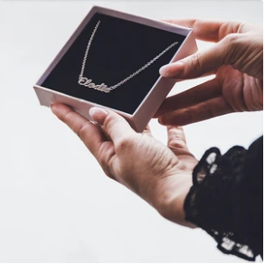 Why a personalized piece of jewelry from MyLittleNecklace is THE gift of 2020!