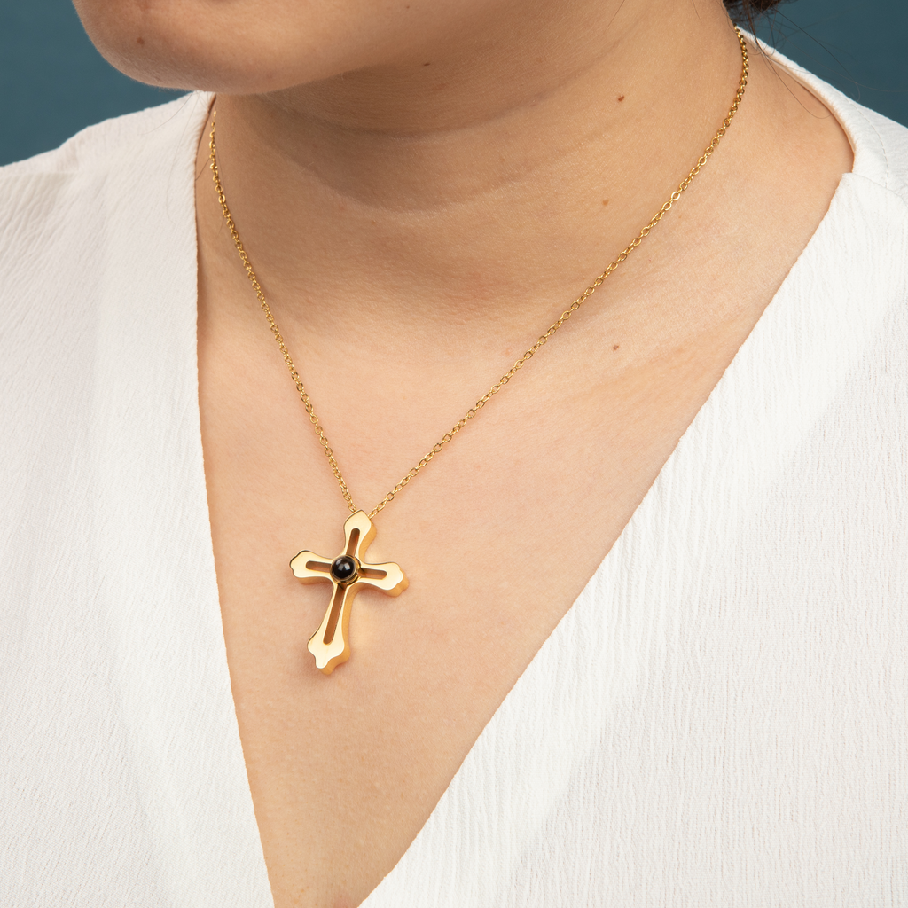 Mystery Projection Pendant – Timeless Cross of Faith